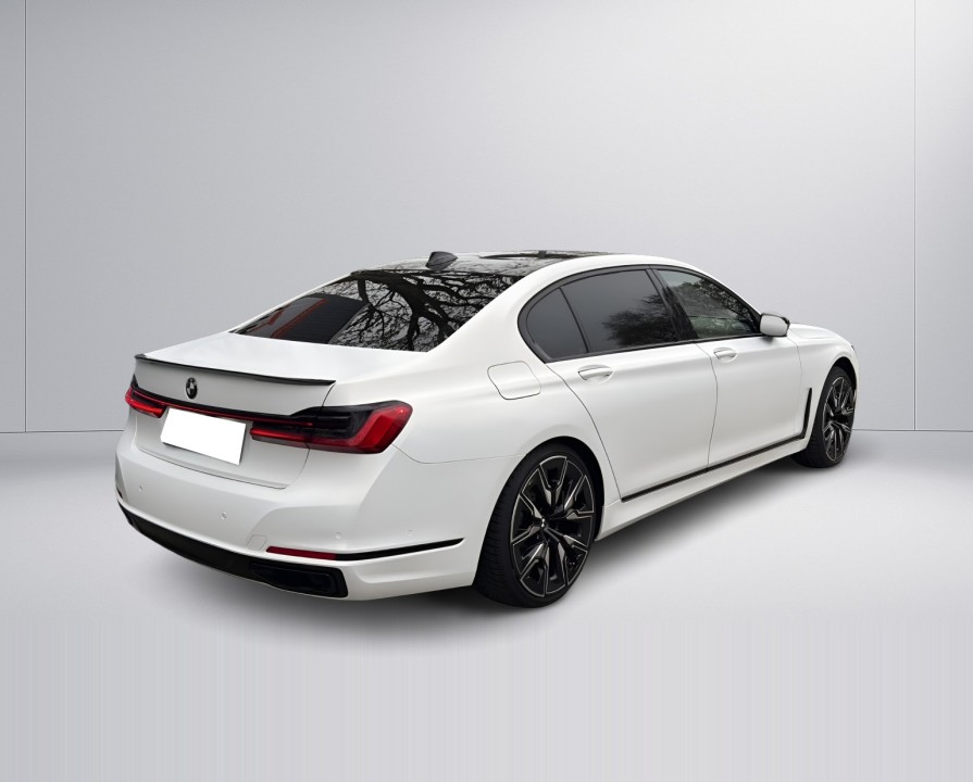 BMW Seria 7 750 xDrive (3)