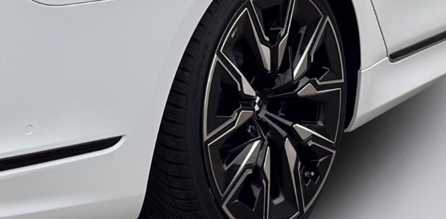 BMW Seria 7 750 xDrive - foto 33