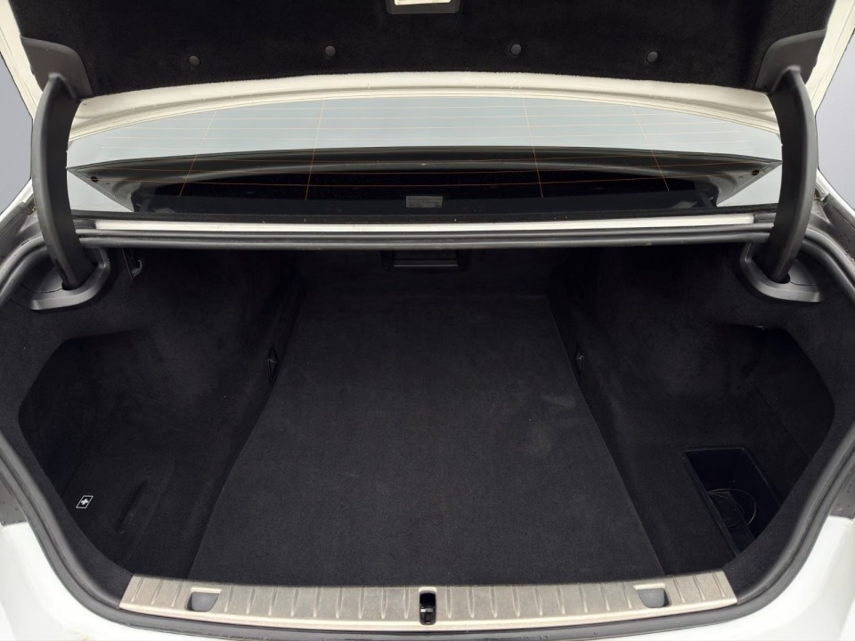BMW Seria 7 750 xDrive - foto 26