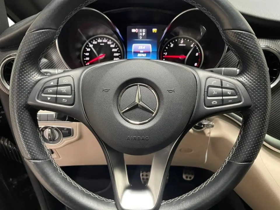 Mercedes-Benz V 300d 4MATIC AMG (3)