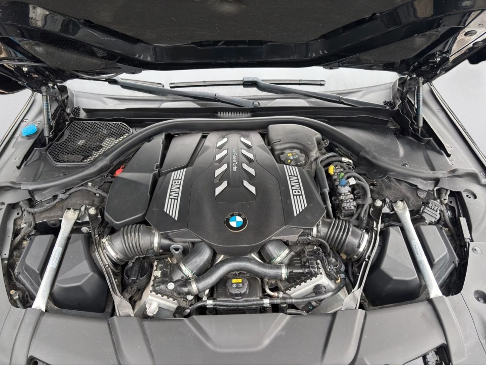 BMW Seria 7 750xDrive - foto 22