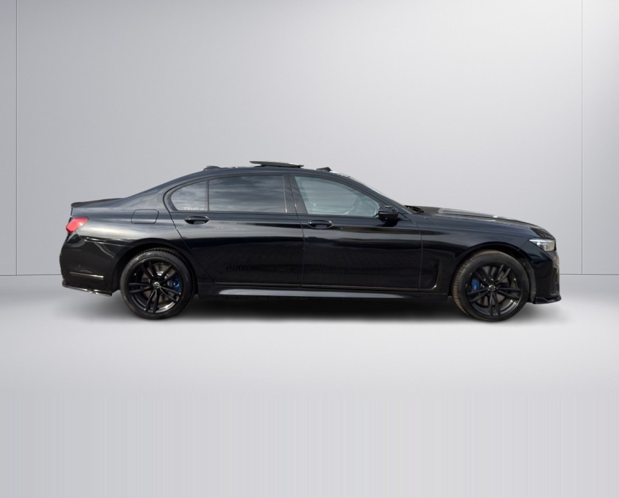 BMW Seria 7 750xDrive (2)