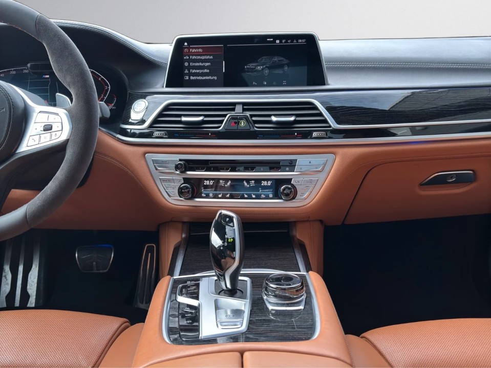 BMW Seria 7 750xDrive - foto 12