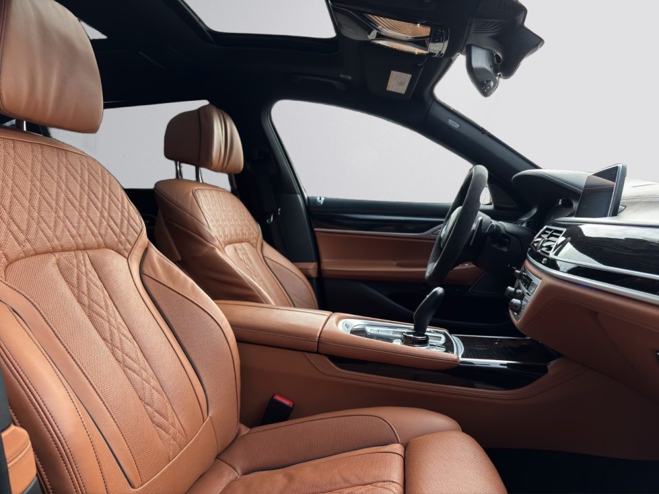 BMW Seria 7 750xDrive - foto 10