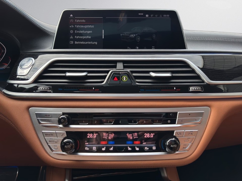 BMW Seria 7 750xDrive - foto 19