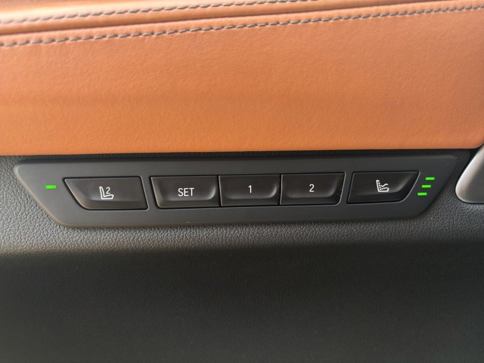 BMW Seria 7 750xDrive - foto 16