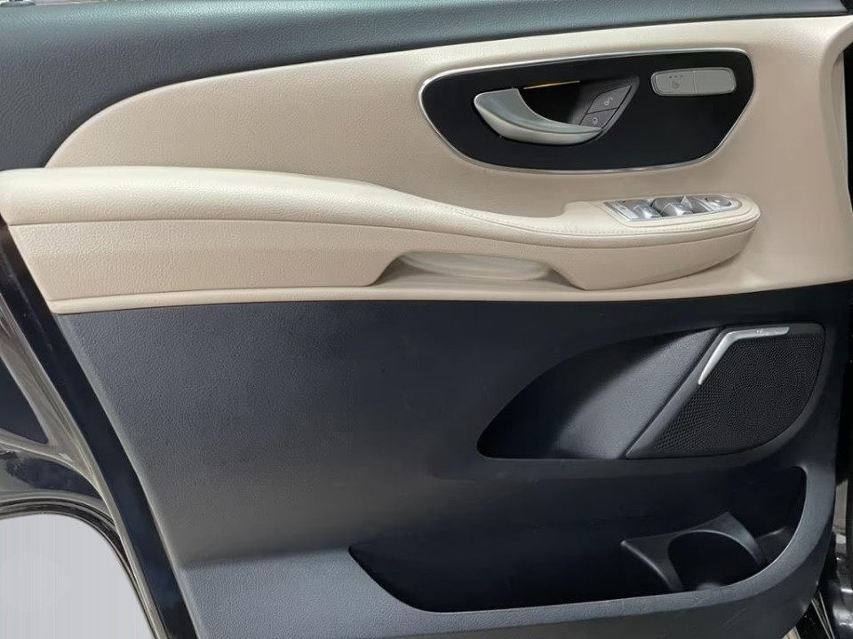 Mercedes-Benz V 300d 4MATIC - foto 15