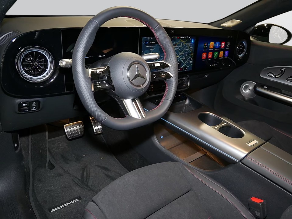 Mercedes-Benz CLA 220 AMG (4)