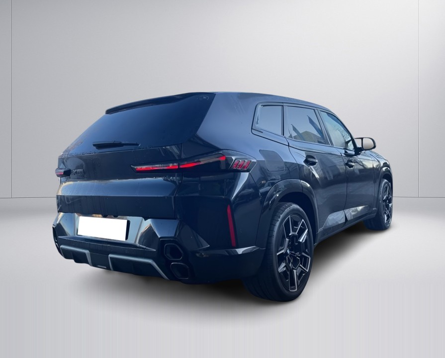 BMW XM 50e (2)