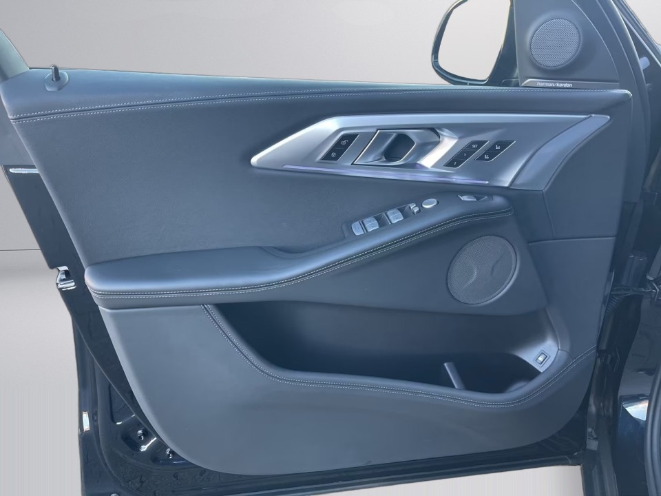 BMW XM 50e - foto 16