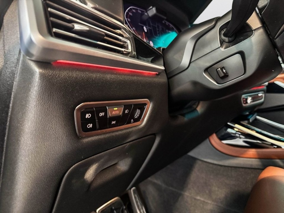 BMW X7 xDrive40i - foto 14