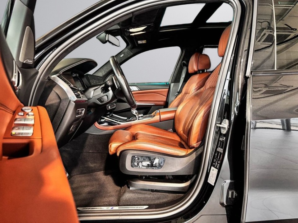 BMW X7 xDrive40i - foto 9