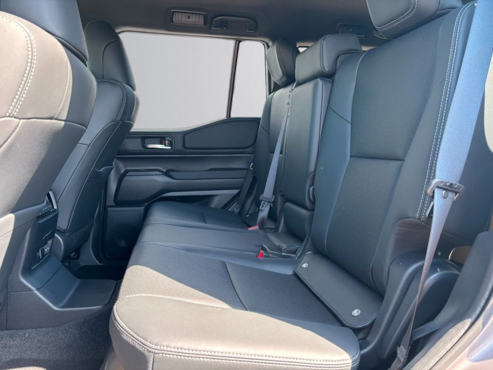 Toyota Land Cruiser 250 Executive - foto 8
