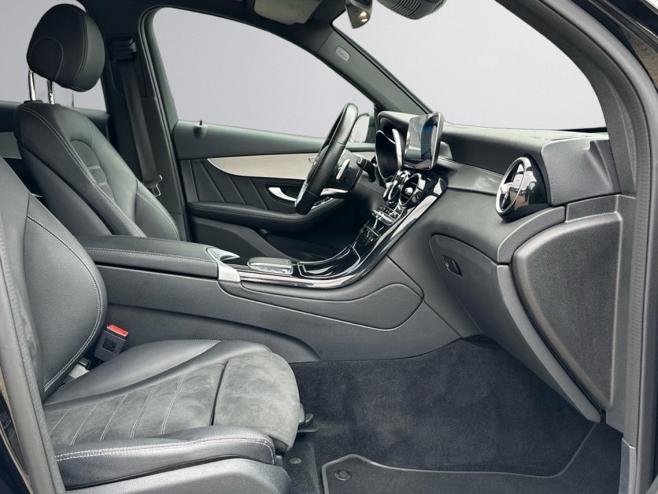 Mercedes-Benz GLC 200 4MATIC AMG - foto 9