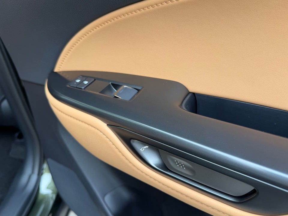 Lexus Seria NX 450h+ - foto 38