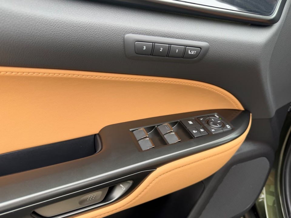 Lexus Seria NX 450h+ - foto 36