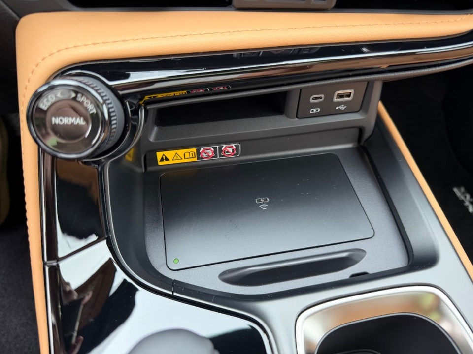 Lexus Seria NX 450h+ - foto 24