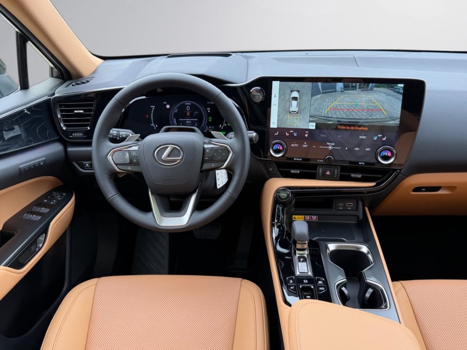 Lexus Seria NX 450h+ - foto 11