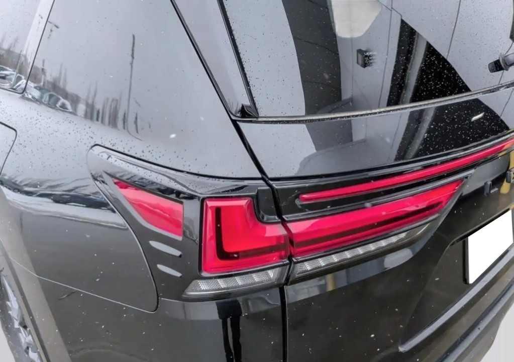 Lexus Seria LX 700h Overtrail - foto 22