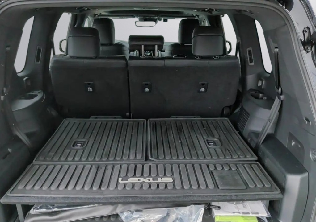 Lexus Seria LX 700h Overtrail - foto 18