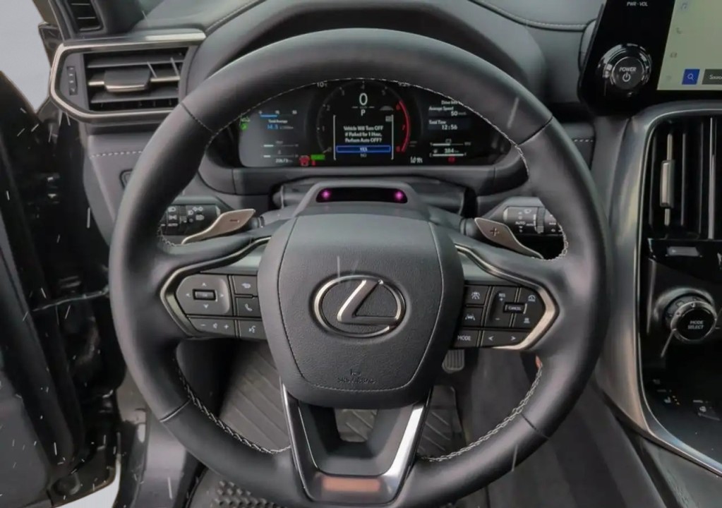 Lexus Seria LX 700h Overtrail - foto 6
