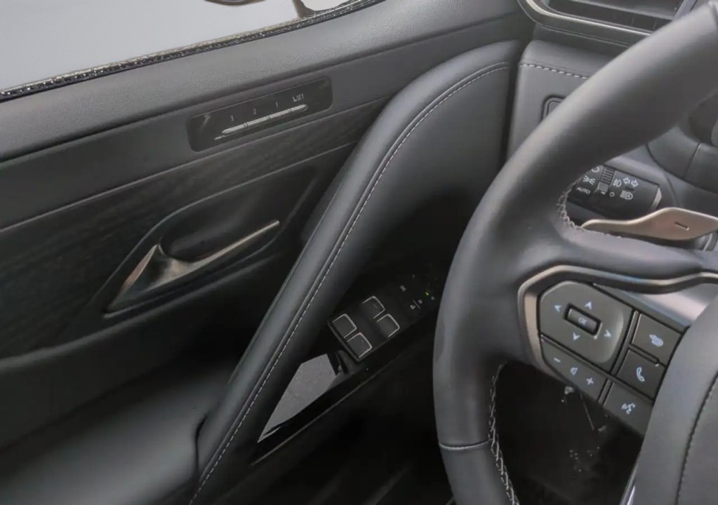 Lexus Seria LX 700h Overtrail - foto 12