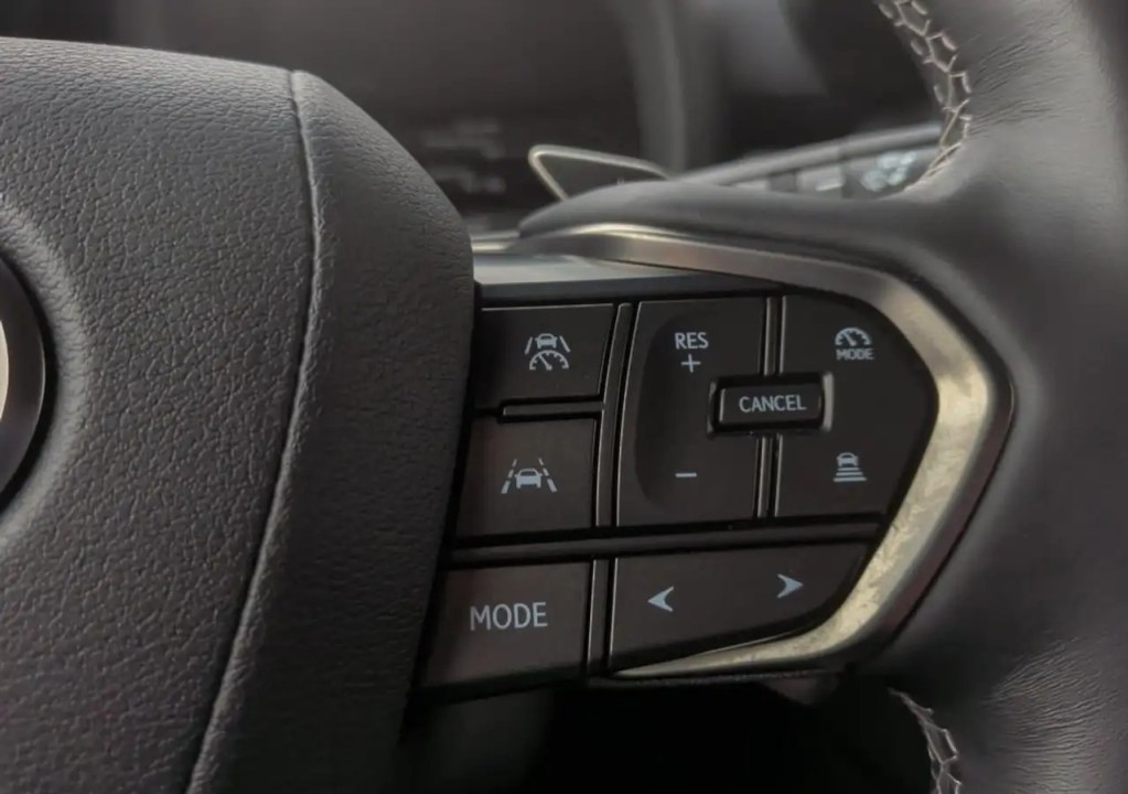 Lexus Seria LX 700h Overtrail - foto 11