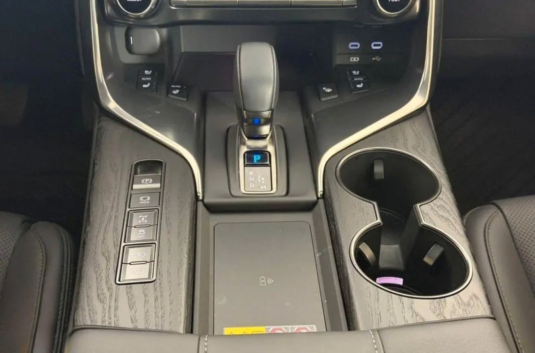 Lexus Seria LX 700h Overtrail - foto 16