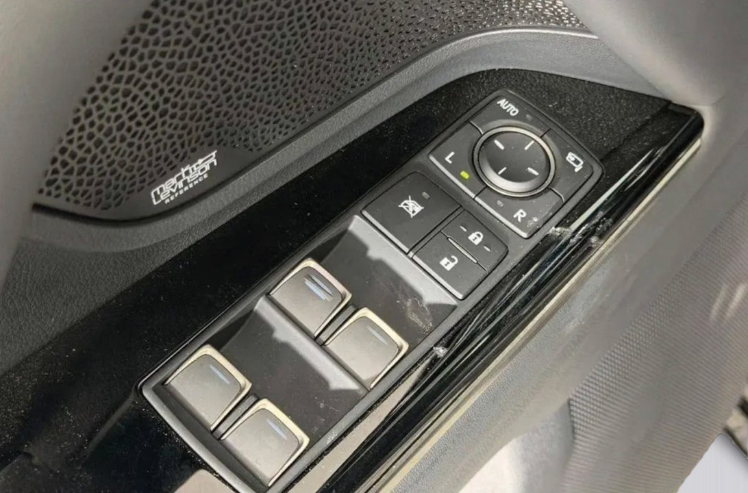 Lexus Seria LX 700h Overtrail - foto 24