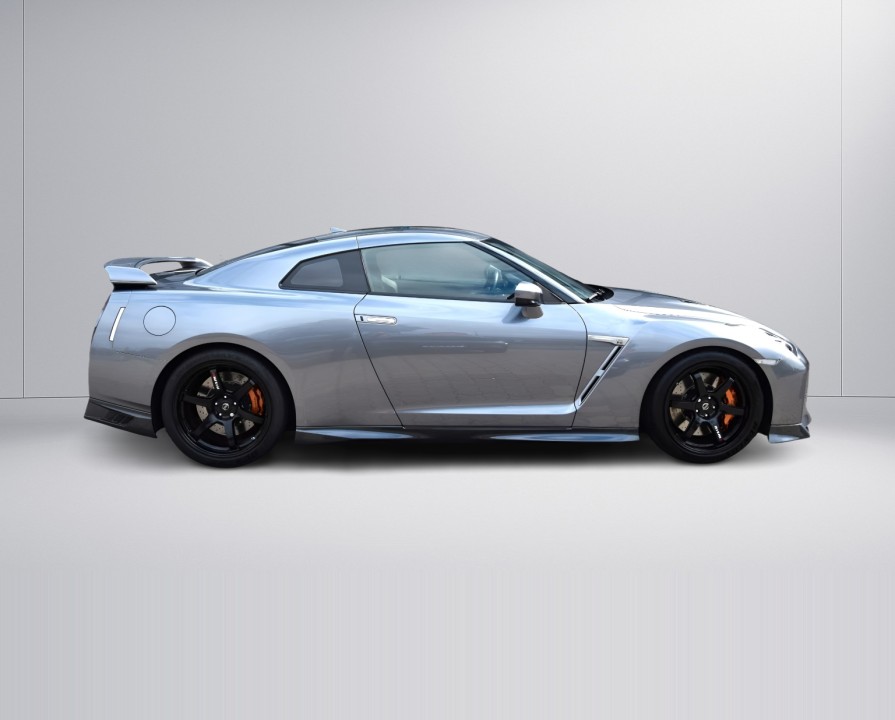 Nissan GT-R Track Edition (2)