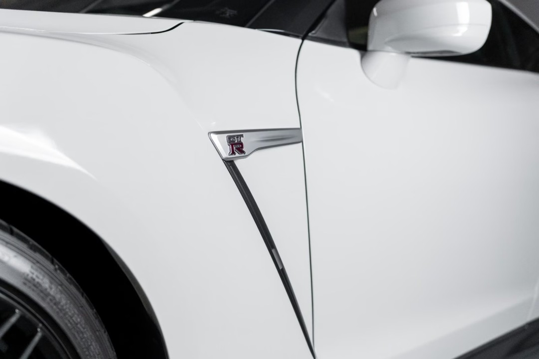 Nissan GT-R Premium Edition - foto 39