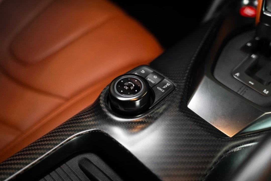 Nissan GT-R Premium Edition - foto 20