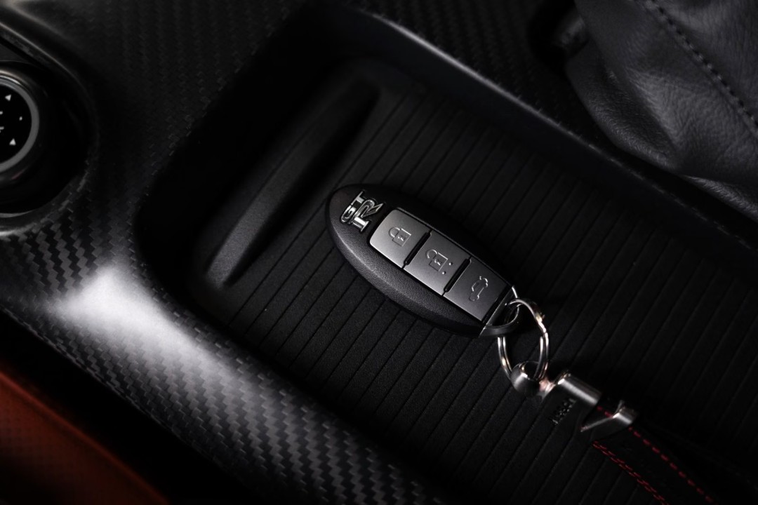 Nissan GT-R Premium Edition - foto 18