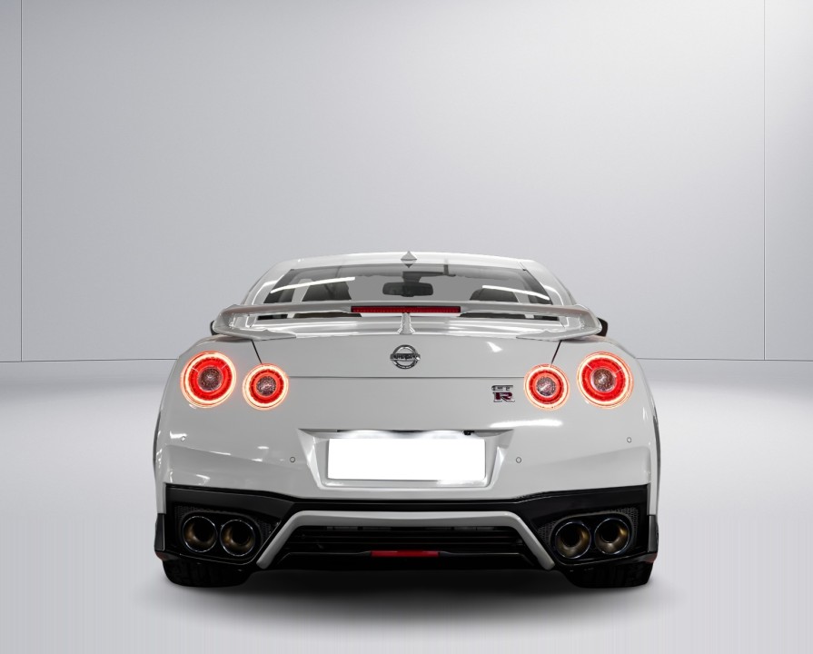 Nissan GT-R Premium Edition (4)