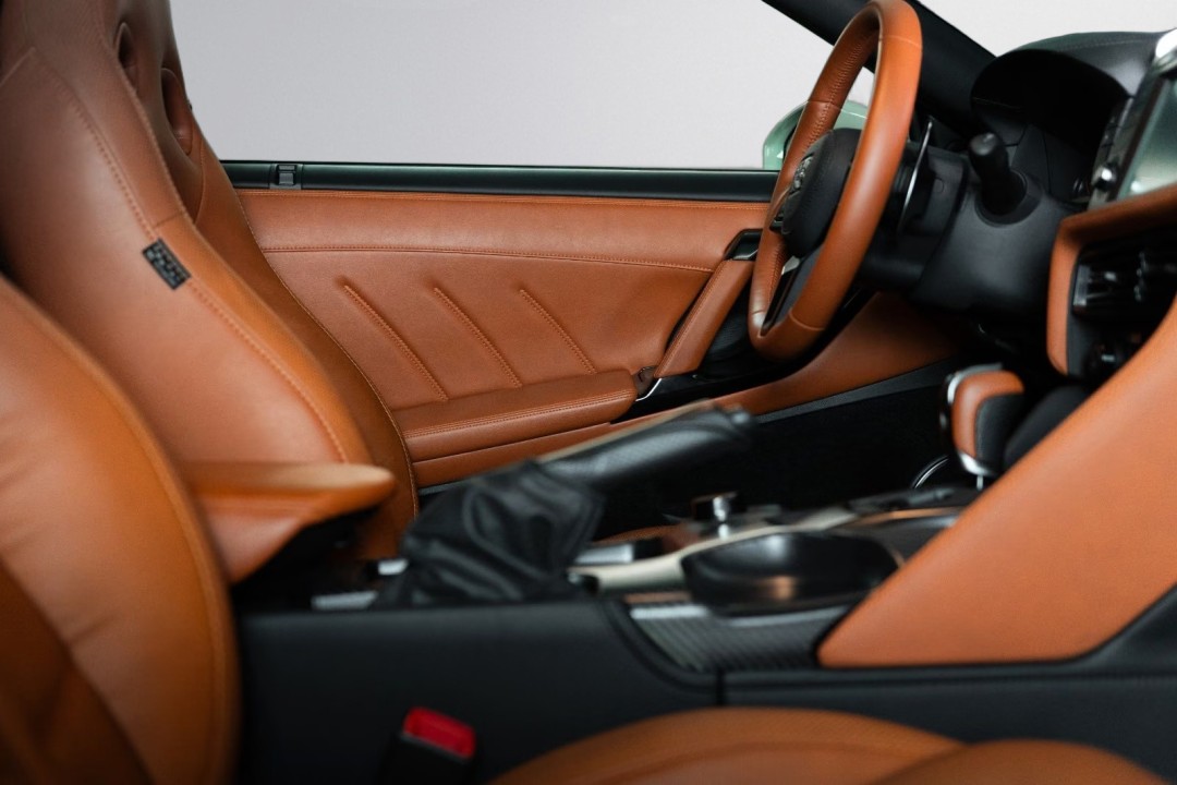 Nissan GT-R Premium Edition - foto 10