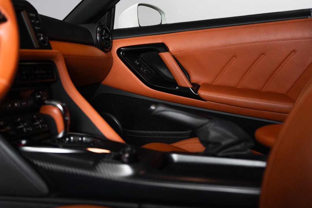 Nissan GT-R Premium Edition - foto 30