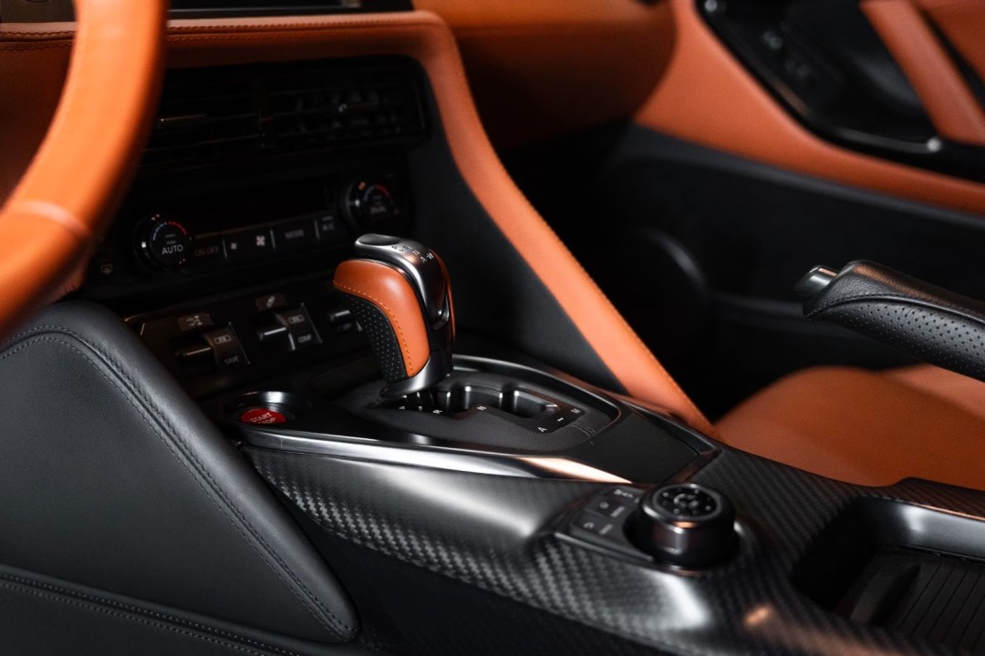 Nissan GT-R Premium Edition - foto 14