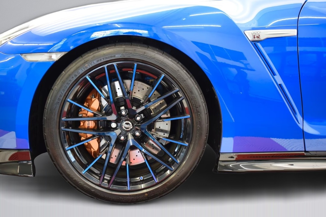 Nissan GT-R - foto 14