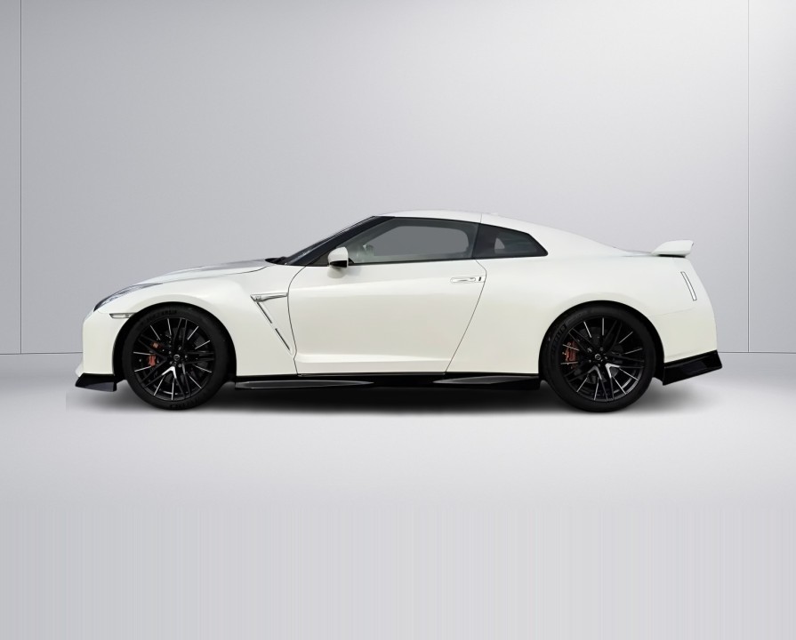 Nissan GT-R (5)