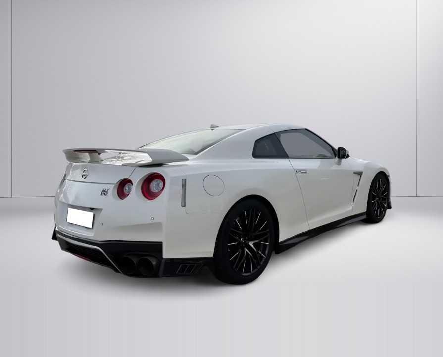 Nissan GT-R (3)