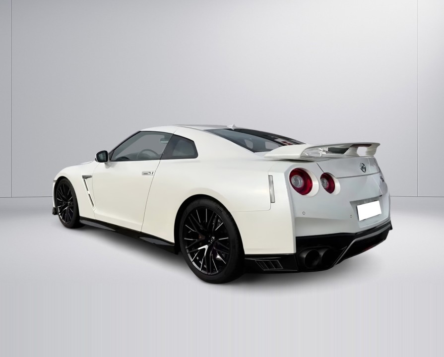 Nissan GT-R (4)