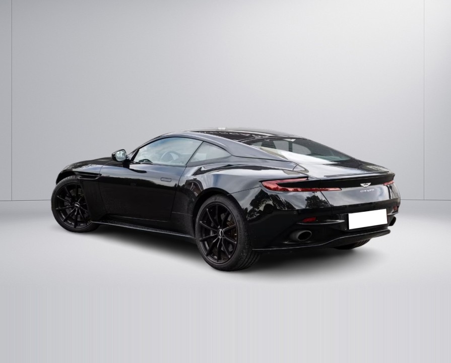 Aston Martin DB11 (5)