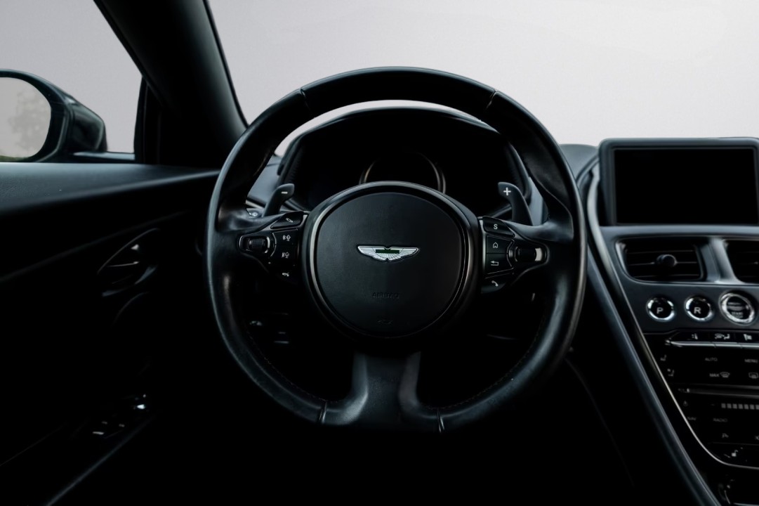 Aston Martin DB11 - foto 9