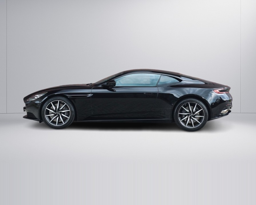 Aston Martin DB11 (5)