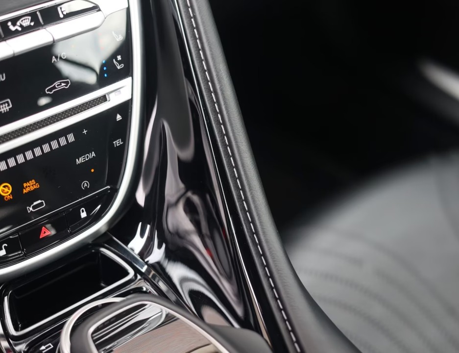Aston Martin DB11 - foto 15