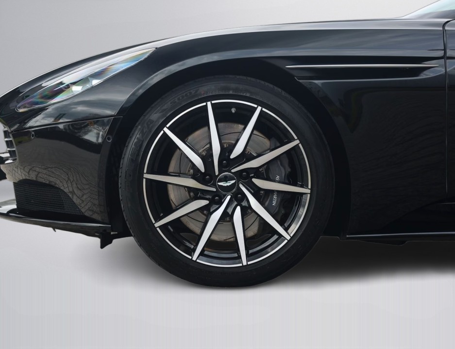 Aston Martin DB11 - foto 42
