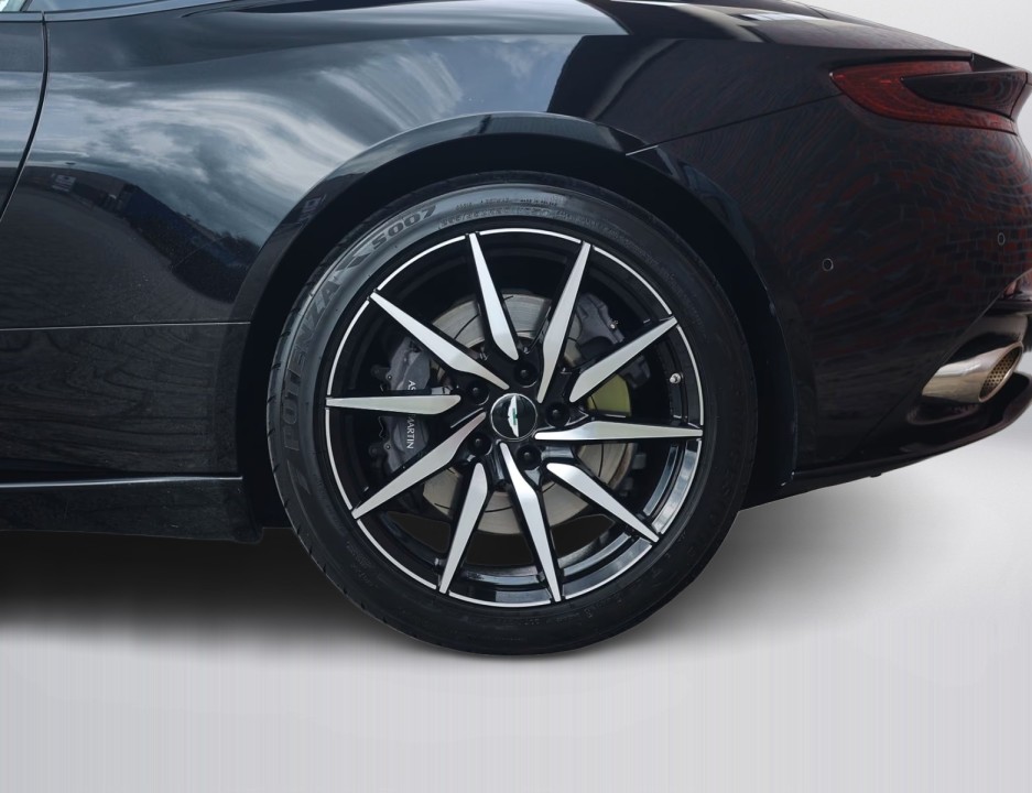 Aston Martin DB11 - foto 45