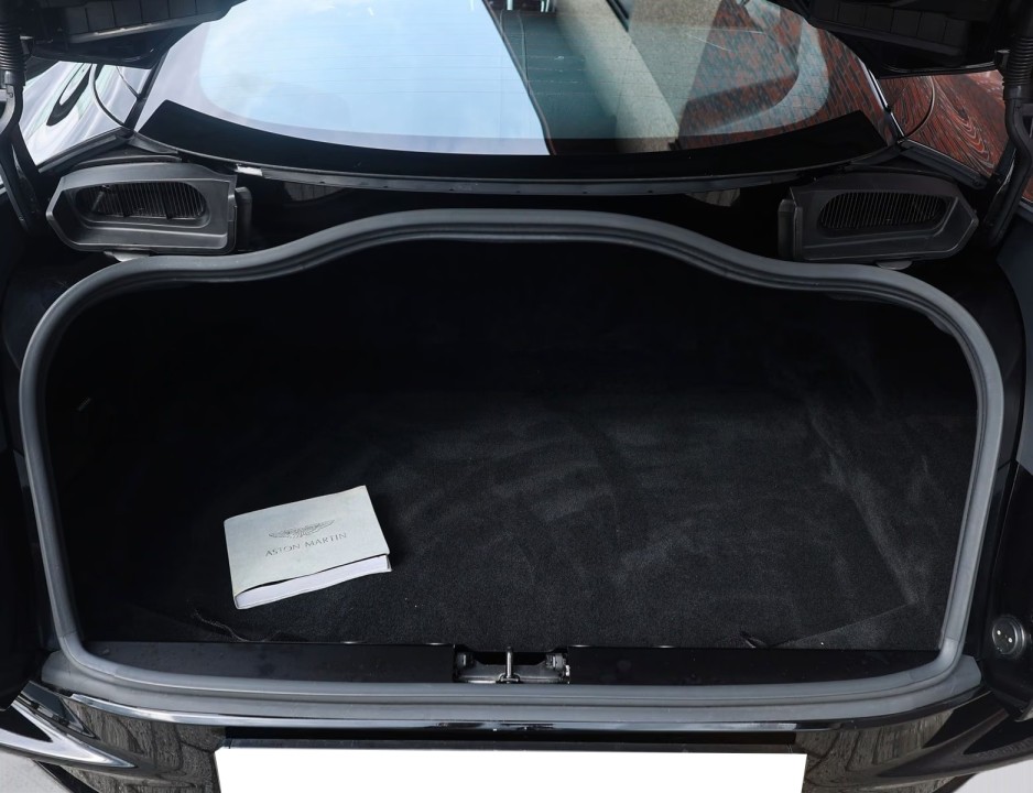Aston Martin DB11 - foto 30