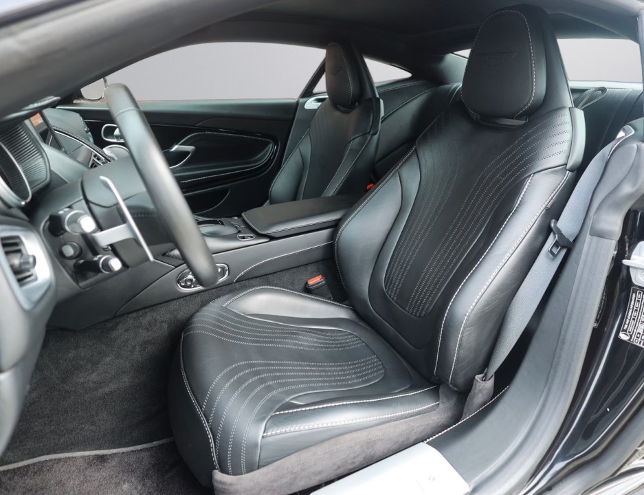 Aston Martin DB11 - foto 11