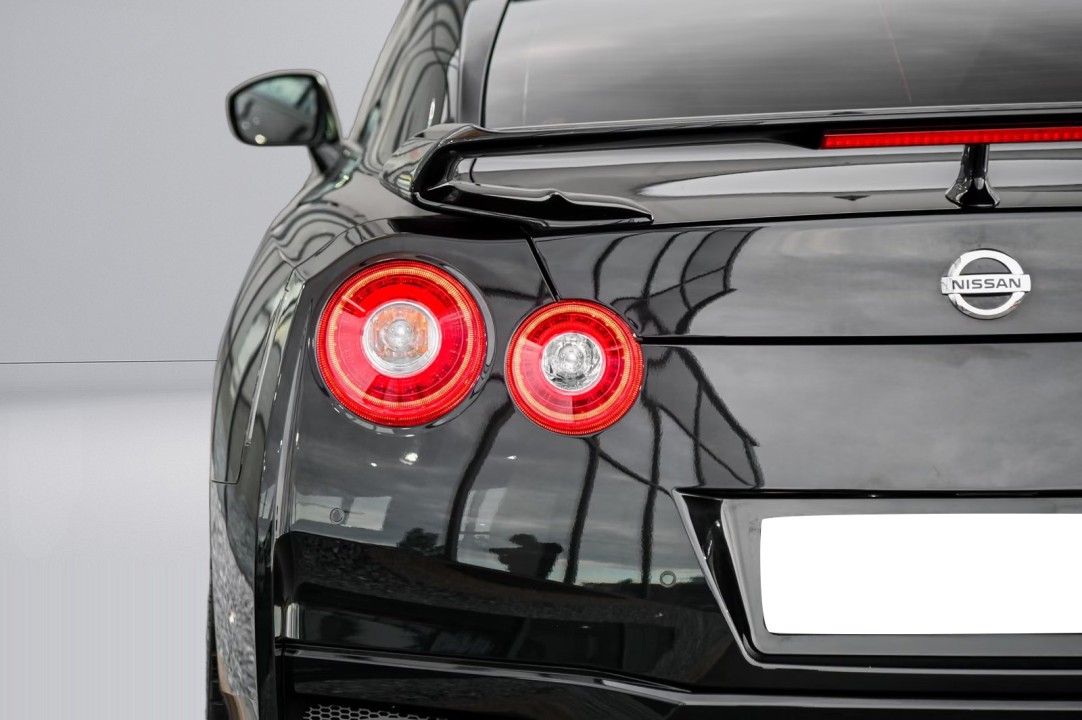 Nissan GT-R Black Edition - foto 30